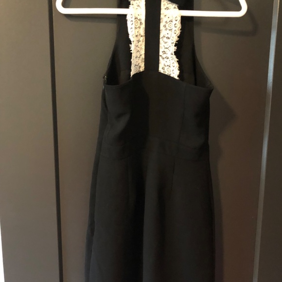 Black dress with lace detail - Picture 3 of 3